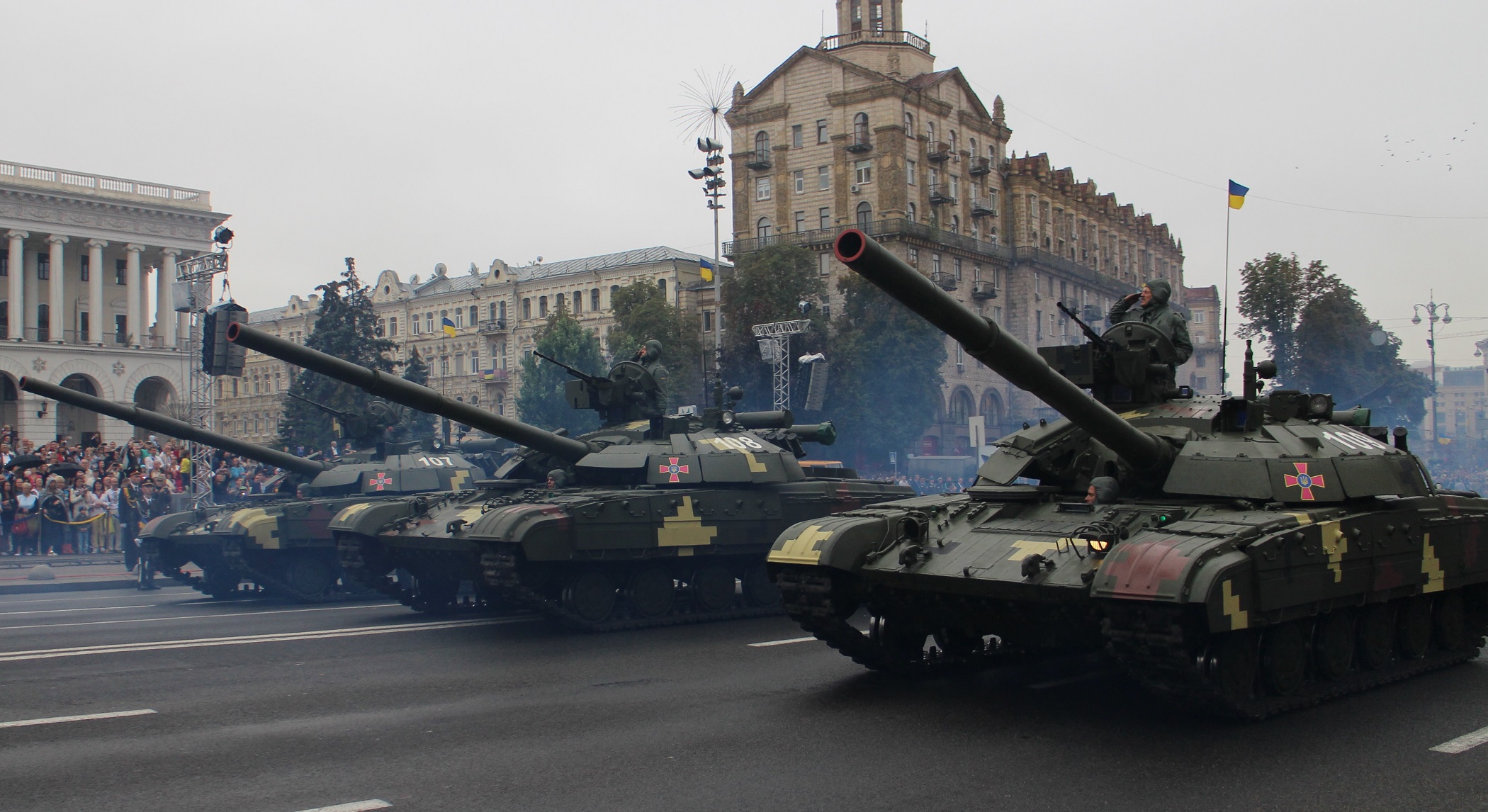 Україна уже втратила 400 танків та 1 300 бронемашин — Карпенко