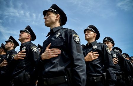Неатестовані правоохоронці масово повертаються у поліцію, — Сініцин