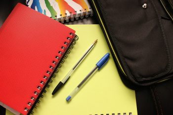 Франківська волонтерка допомогла зібрати портфелі 70 школярам з Луганщини Франківська волонтерка допомогла зібрати портфелі 70 школярам з Луганщини