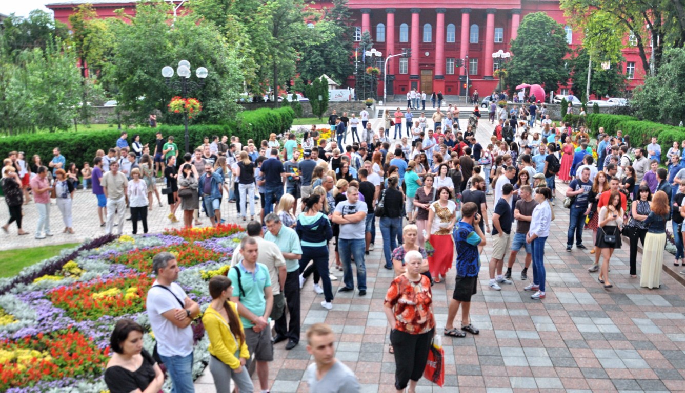 В Киеве почтили память убитых накануне жителей Луганска