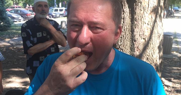 Ільмі Умеров вийшов із психлікарні з діагнозом "психічно здоровий" Ільмі Умеров вийшов із психлікарні з діагнозом "психічно здоровий"