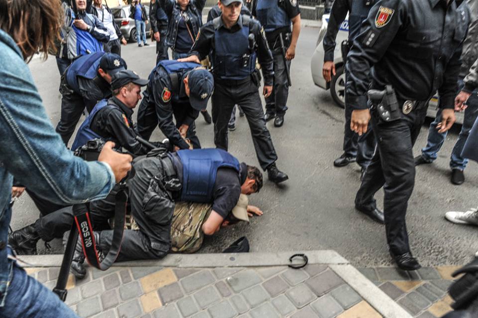 В Одесі після сутички біля консульства РФ затримані члени «Правого сектору»