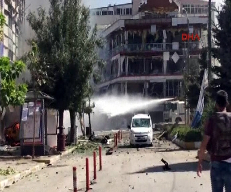 З’явилося відео з теракту в Туреччині, вже 48 людей постраждало — відео