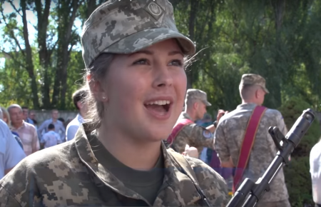 У Києві курсанти склали присягу: «Є бажання захищати Батьківщину» — відео