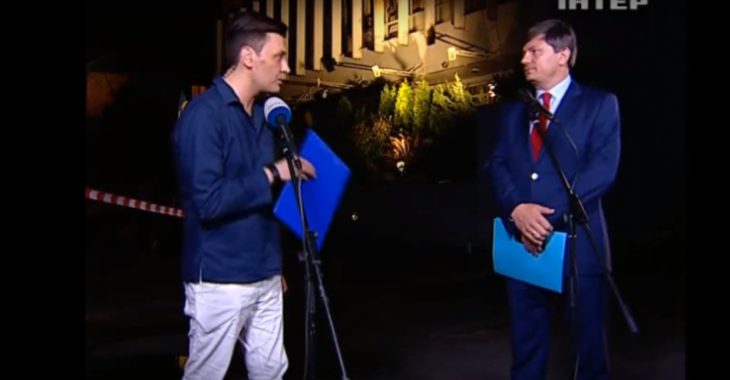 Як «Інтер» після підпалу просто на вулиці провів ефір — повне відео Як «Інтер» після підпалу просто на вулиці провів ефір — повне відео