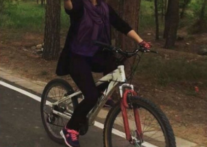 Іранські жінки на знак протесту сіли на велосипеди — відео