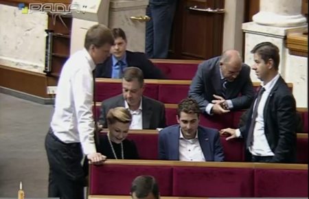 У Раді не вистачає депутатів, щоб звільнити суддів за злочини проти активістів Євромайдану — відео