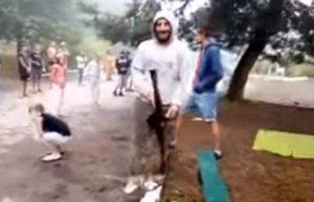 На Тернопільщині встановили особу вихователя, який стріляв по дитині - відео
