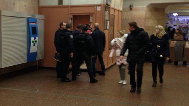 У київському метро стрілянина — поранено поліцейського