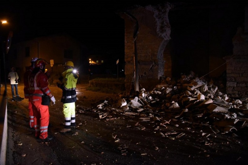 Масштабні руйнування внаслідок землетрусів в Італії — відео