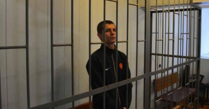 Кримські «судді» поглузували над активістом Євромайдану Кримські «судді» поглузували над активістом Євромайдану