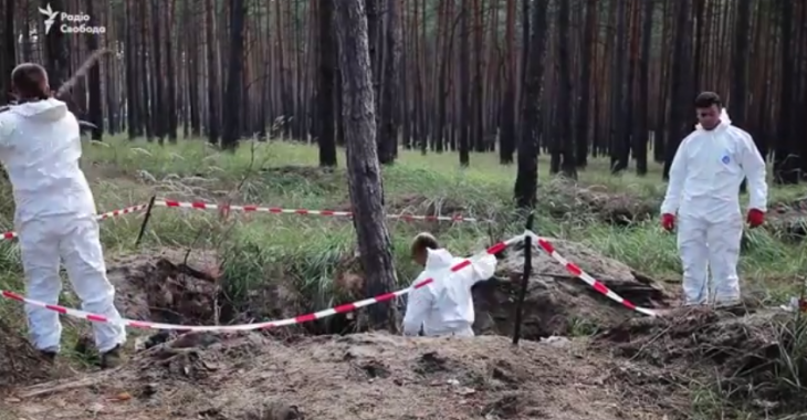 На Донеччині, на колишніх позиціях бойовиків, виявили останки людини - відео На Донеччині, на колишніх позиціях бойовиків, виявили останки людини - відео