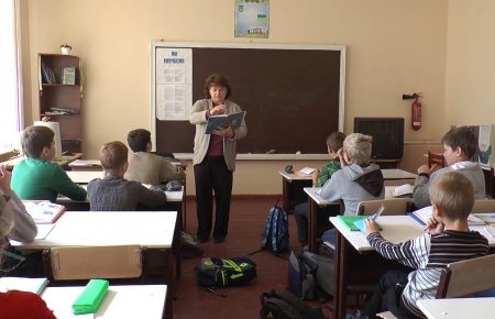 У Костянтинівці на Донеччині школярам не вистачає комп'ютерів