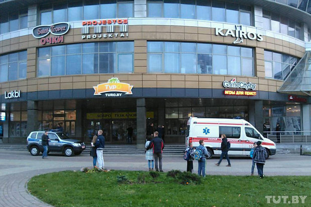 У Мінську невідомі напали на торговий центр з сокирами та бензопилою: є жертви