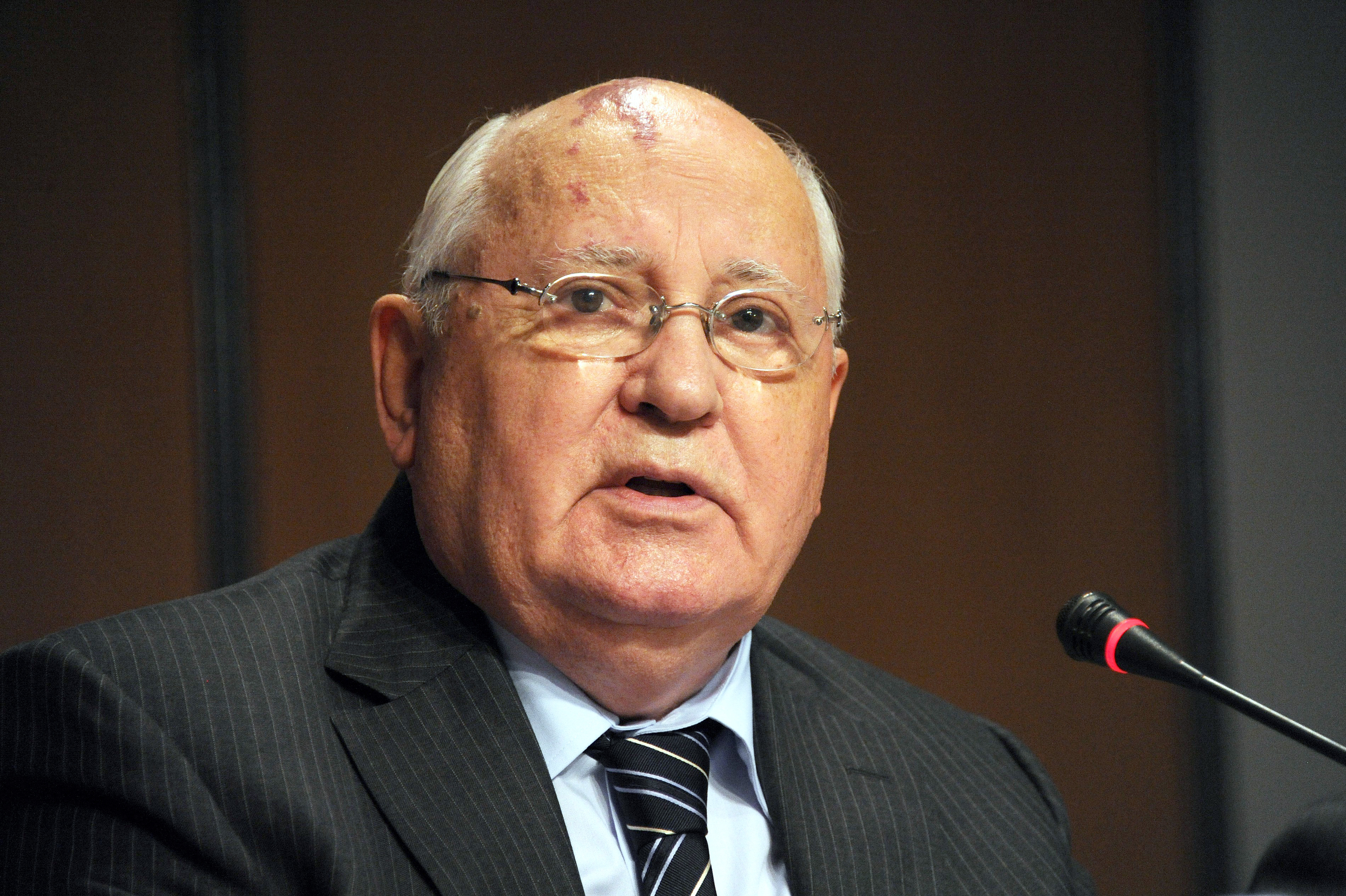 Горбачова хочуть допитати у Литві по подіях 25-річної давнини