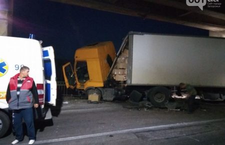 З'явилось відео аварії на мосту Преображенського у Запоріжжі — фото, відео