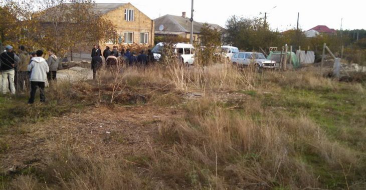 В Криму провели обшук у кримського татарина — фото В Криму провели обшук у кримського татарина — фото
