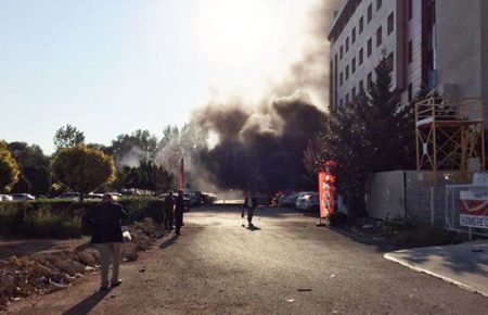 В Анталії стався вибух біля будівлі торгової палати — відео