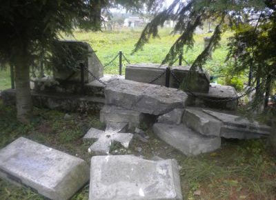 Відео руйнації пам’ятника воїнам УПА опублікував пропагандист з Донецьку