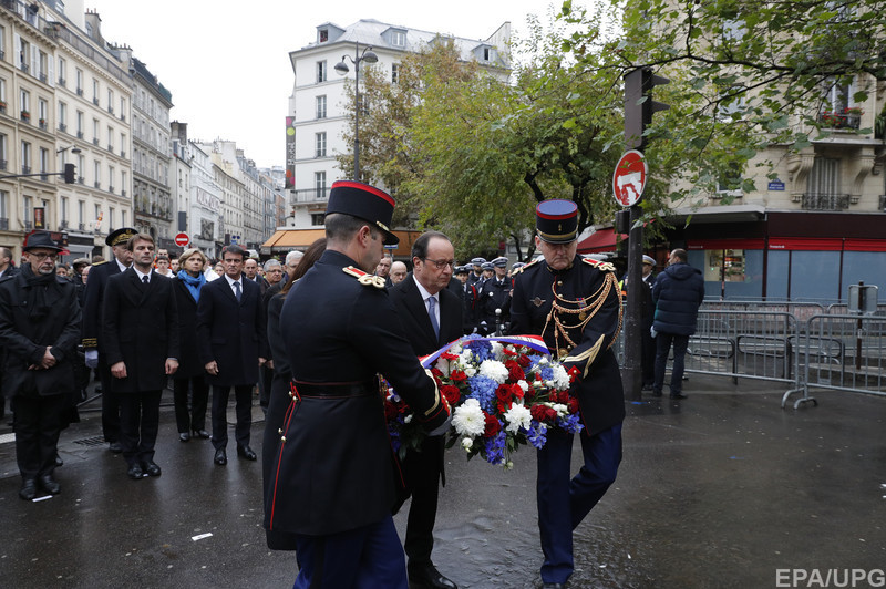 Як проходили пам'ятні заходи першої річниці терактів у Парижі