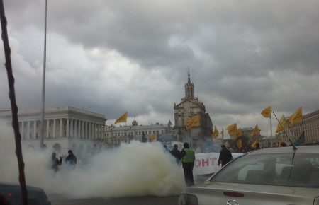 На Майдані пікетували вкладники банку "Михайлівський" - фото, відео