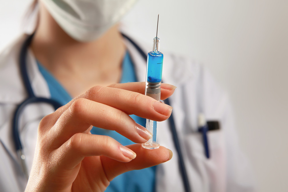 В Україну вже завезли 100 тисяч доз вакцини від грипу