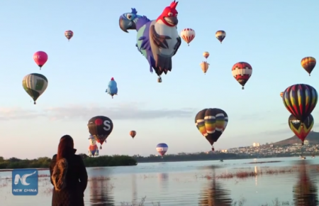 У Мексиці незвичайний фестиваль: сотні аеростатів піднялись в небо, відео