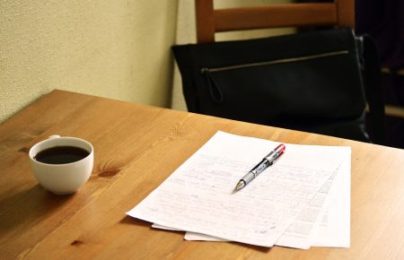 Майже 7 годин на тиждень вчитель витрачає на паперову роботу — дослідження