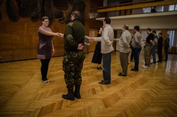 Як танцювальні заняття допомагають справитися з травмою ветеранам АТО? Як танцювальні заняття допомагають справитися з травмою ветеранам АТО?