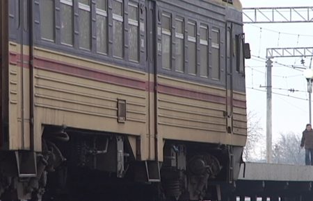 Придніпровська залізниця скасовує зупинки на двох станціях