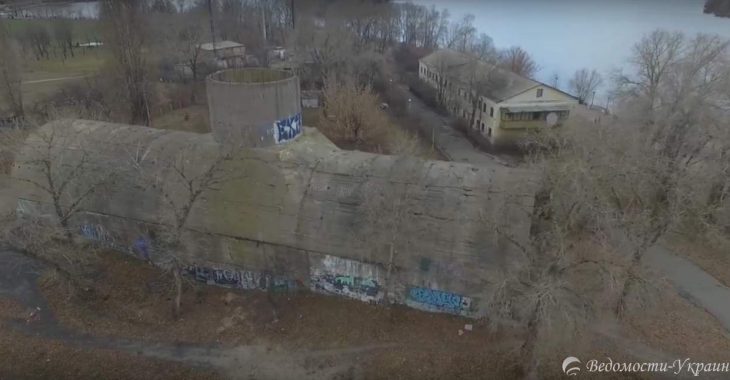 Кесон на Оболонській набережній в Києві з висоти - відео Кесон на Оболонській набережній в Києві з висоти - відео