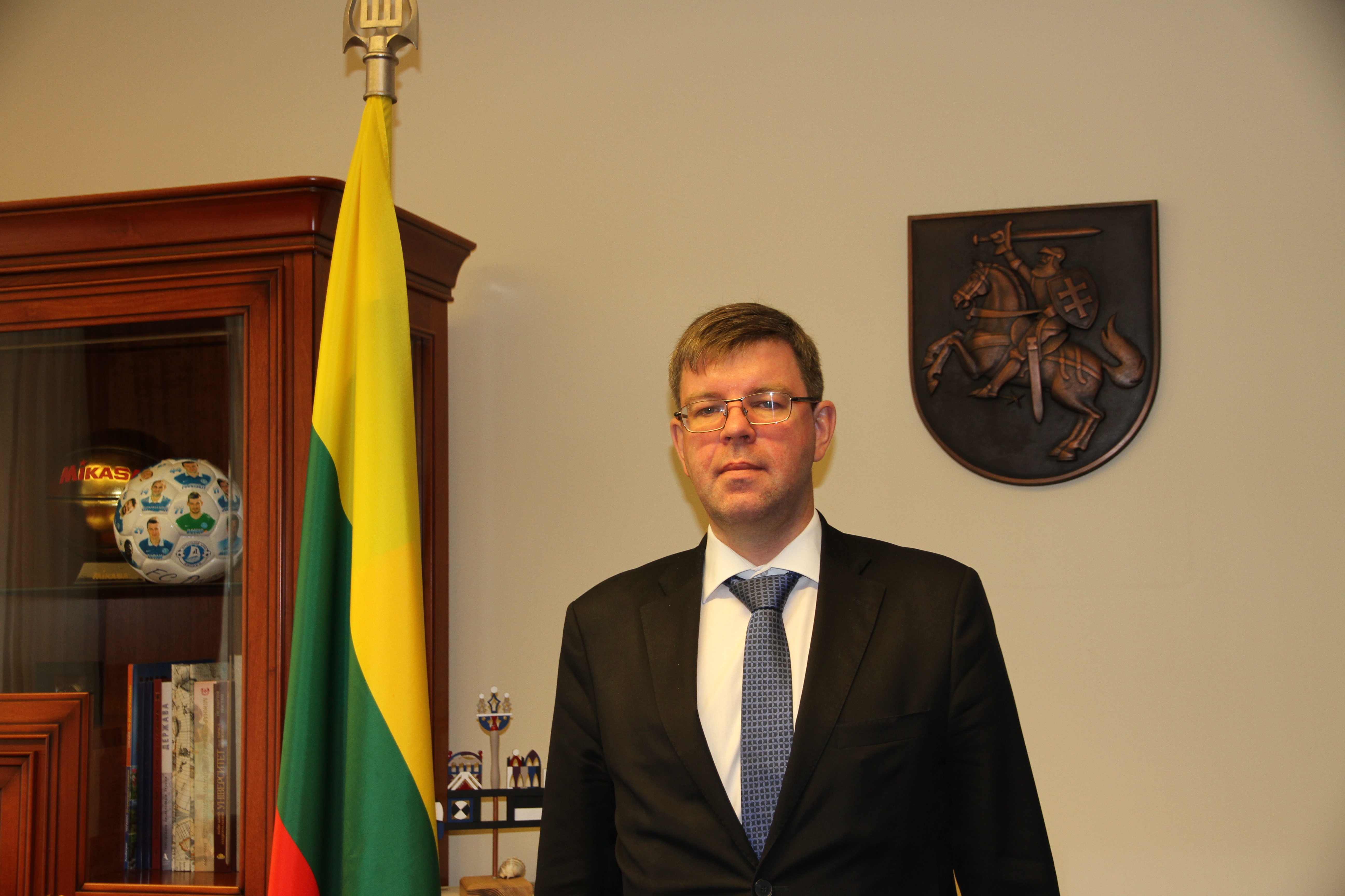 Литовские компании в Украине иногда сталкиваются с рейдерами, — Посол Литвы