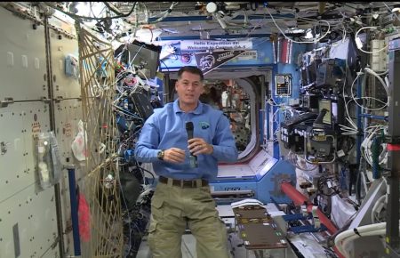 Астронавт розповів, як святкують День подяки у космосі — відео