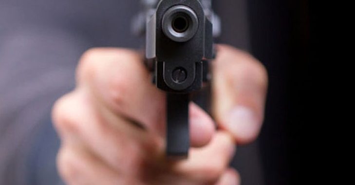 У Києві вночі обстріляли вікна житлового будинку У Києві вночі обстріляли вікна житлового будинку