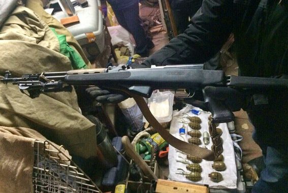 У Києві поліція вилучила цілий арсенал зброї — відео У Києві поліція вилучила цілий арсенал зброї — відео