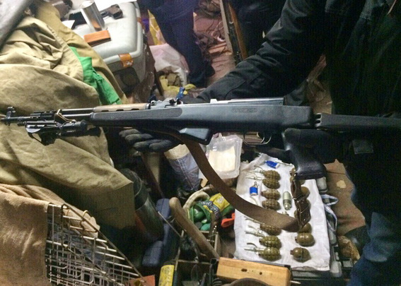 У Києві поліція вилучила цілий арсенал зброї — відео