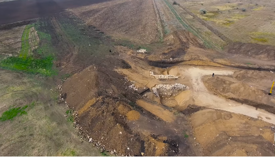 Як розкопують античний міст в Керчі - відео