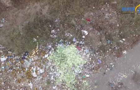 Масштабне сміттєзвалище в Запоріжжі - відео з дрону