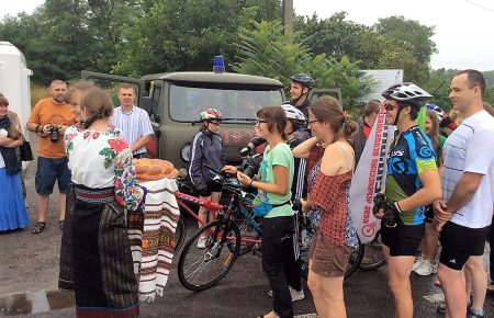 33 дні на велосипедах по Україні. Документальний фільм про незрячих «Я бачу»