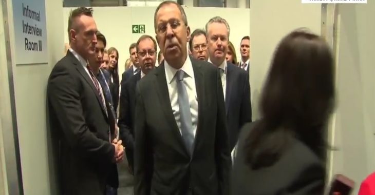 Лавров вилаявся в бік оператора Reuters перед зустріччю зі Штайнмайєром — відео Лавров вилаявся в бік оператора Reuters перед зустріччю зі Штайнмайєром — відео
