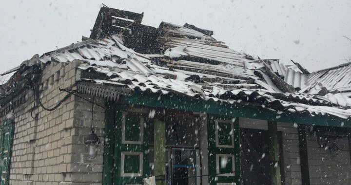 В Горлівці під час обстрілів пошкоджено 16 будинків - фото В Горлівці під час обстрілів пошкоджено 16 будинків - фото