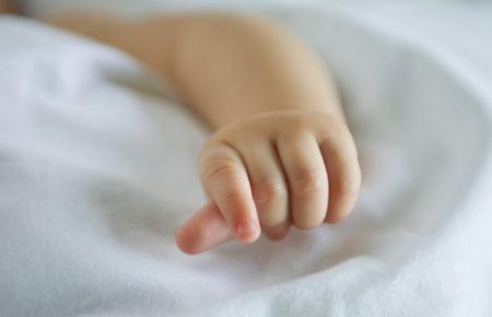 Поліція Донеччини встановлює обставини смерті тримісячної дитини