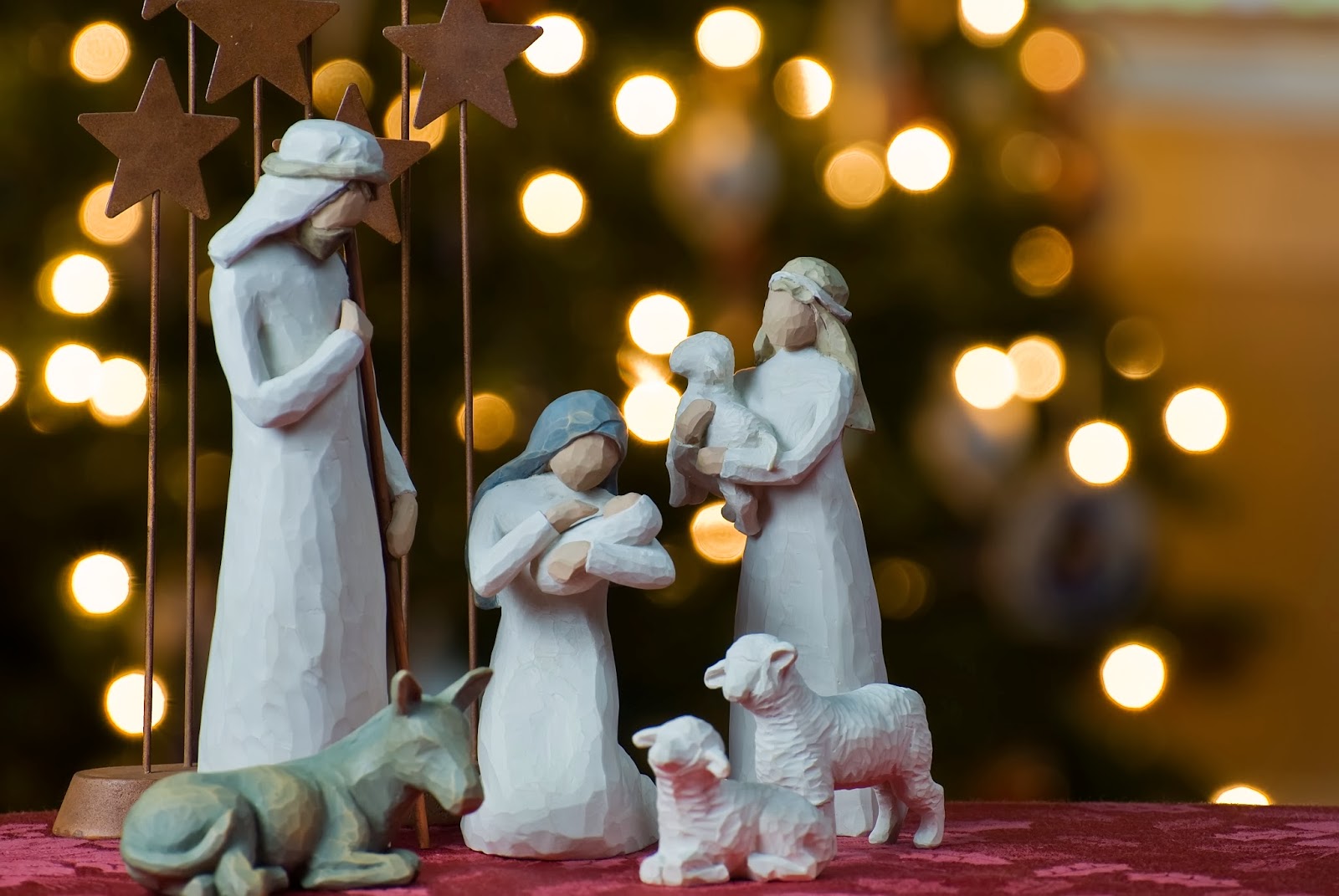 Сьогодні відзначають Різдво Христове за григоріанським календарем