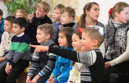 Дітям-чорнобильцям влаштували благодійний показ мультиків, створених дітьми