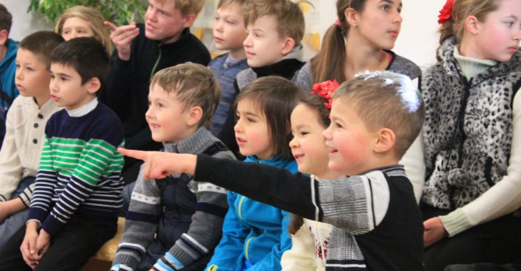 Дітям-чорнобильцям влаштували благодійний показ мультиків, створених дітьми Дітям-чорнобильцям влаштували благодійний показ мультиків, створених дітьми