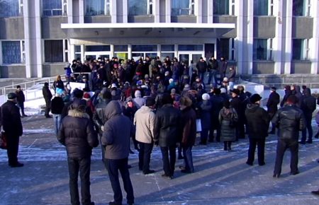 На Дніпропетровщині люди вийшли ни мітинг через перебої з електрикою