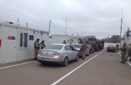 Бойовики обстріляли КПВВ "Майорськ": є загиблий та поранений