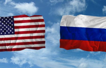 США висилають з країни 35 російських дипломатів