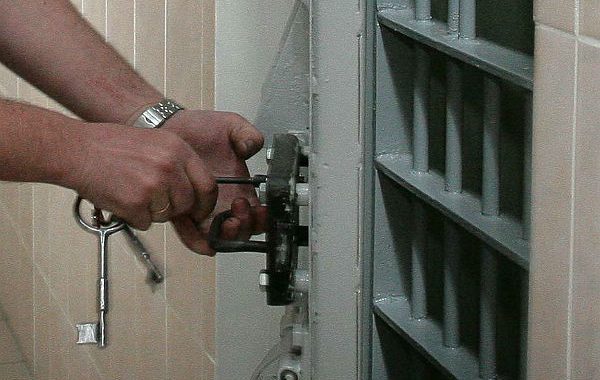 РФ передали засудженого в Україні росіянина Безобразова РФ передали засудженого в Україні росіянина Безобразова