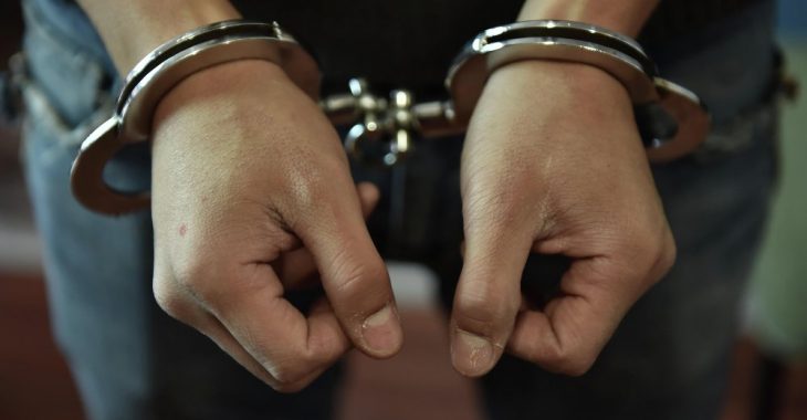 В "ЛНР" чиновника з України схиляли до шпигунства, тримаючи з мішком на голові В "ЛНР" чиновника з України схиляли до шпигунства, тримаючи з мішком на голові